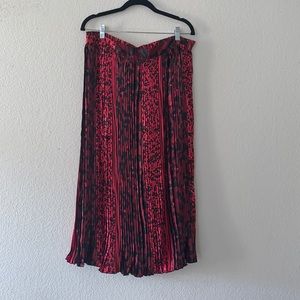 New! Red Leopard Print Pleated Skirt